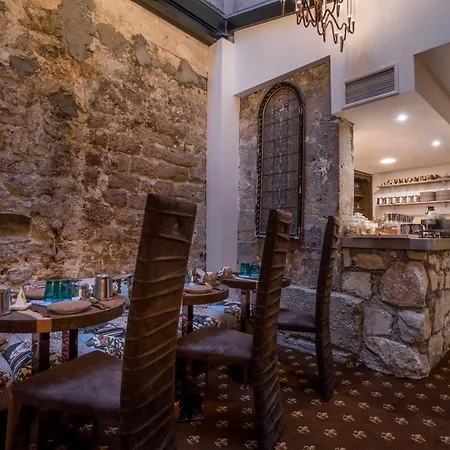Le Temple De Jeanne Hotel 3*