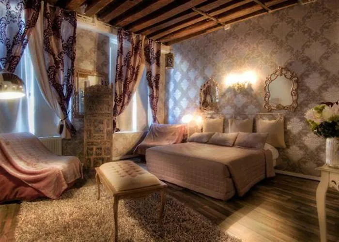 Le Temple De Jeanne Otel