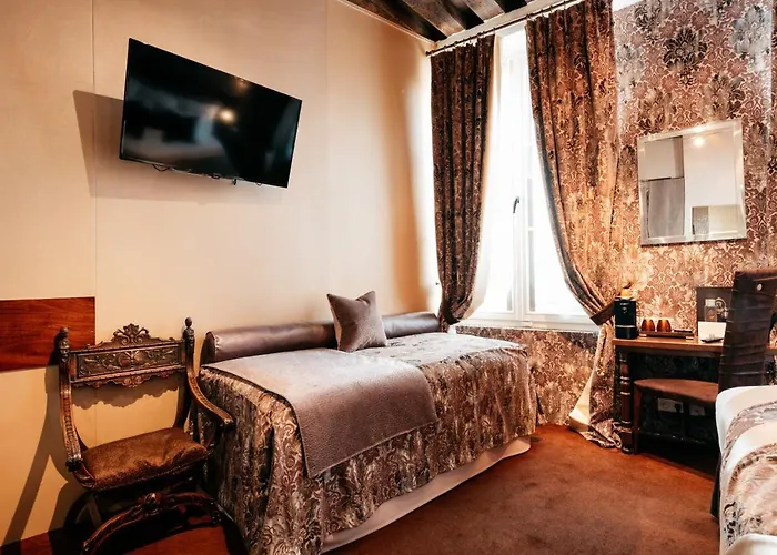 Le Temple De Jeanne Otel 3*