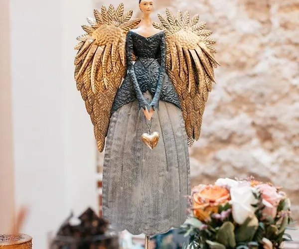 Le Temple De Jeanne Otel Paris