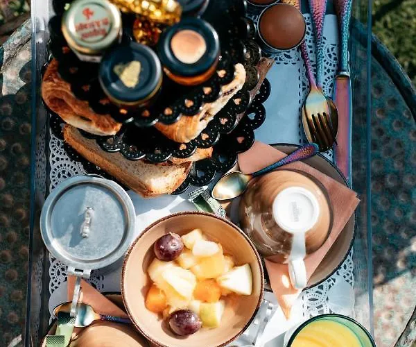 Le Temple De Jeanne Otel 3*