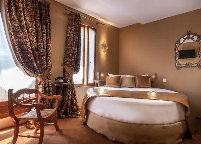 Le Temple De Jeanne Otel 3*