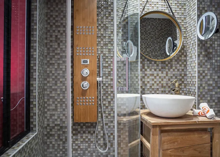 Le Temple De Jeanne Otel Paris