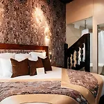 Le Temple De Jeanne Hotel