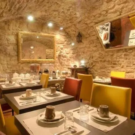 فندق Le Temple De Jeanne 3*